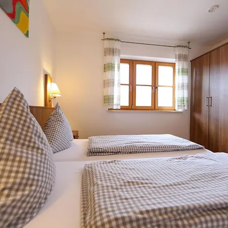 Auf Dem Paulbauernhof Farm stay Triebenbach